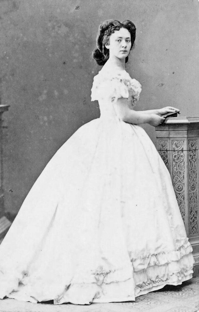 Bertha von Suttner in her youth