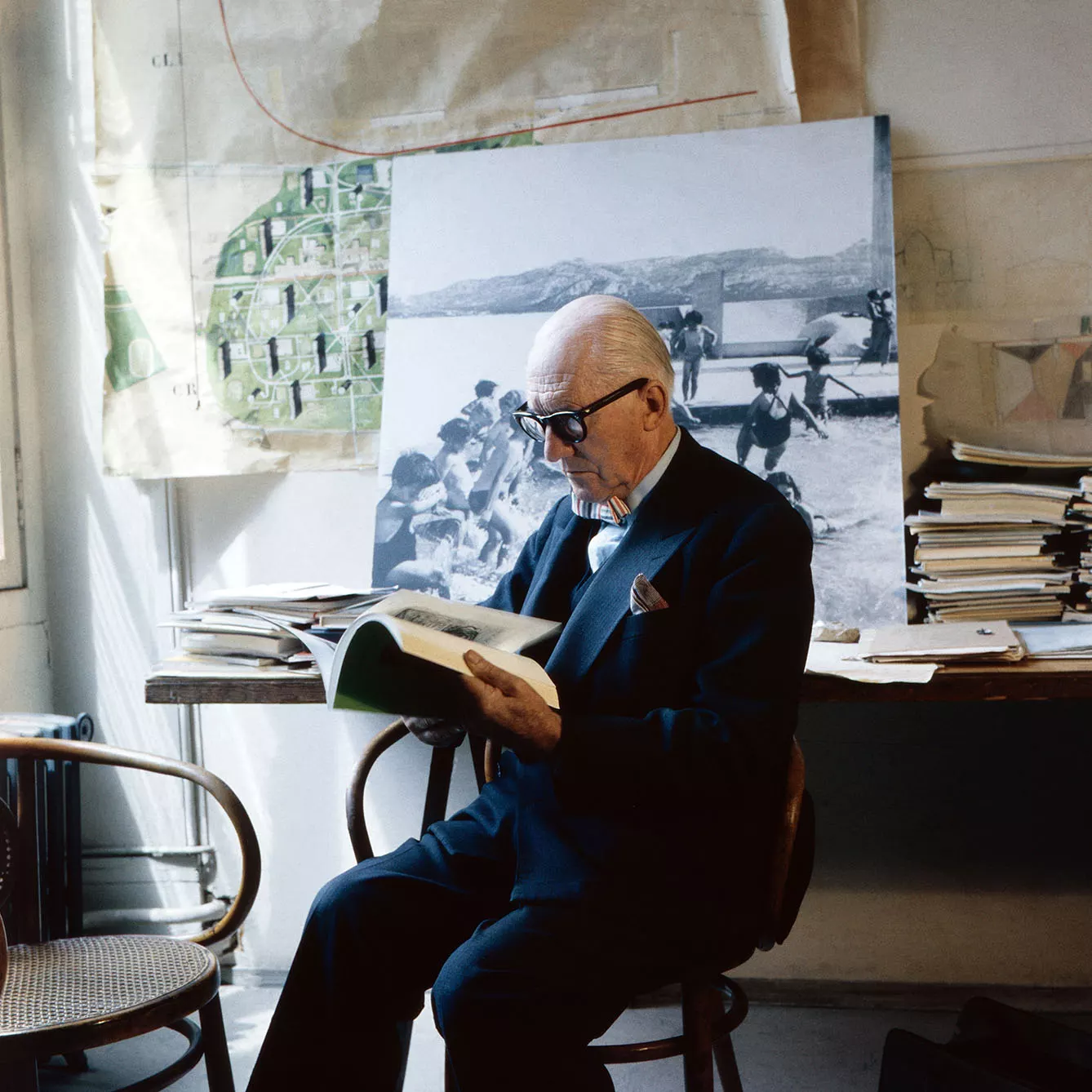 Le Corbusier on his chair