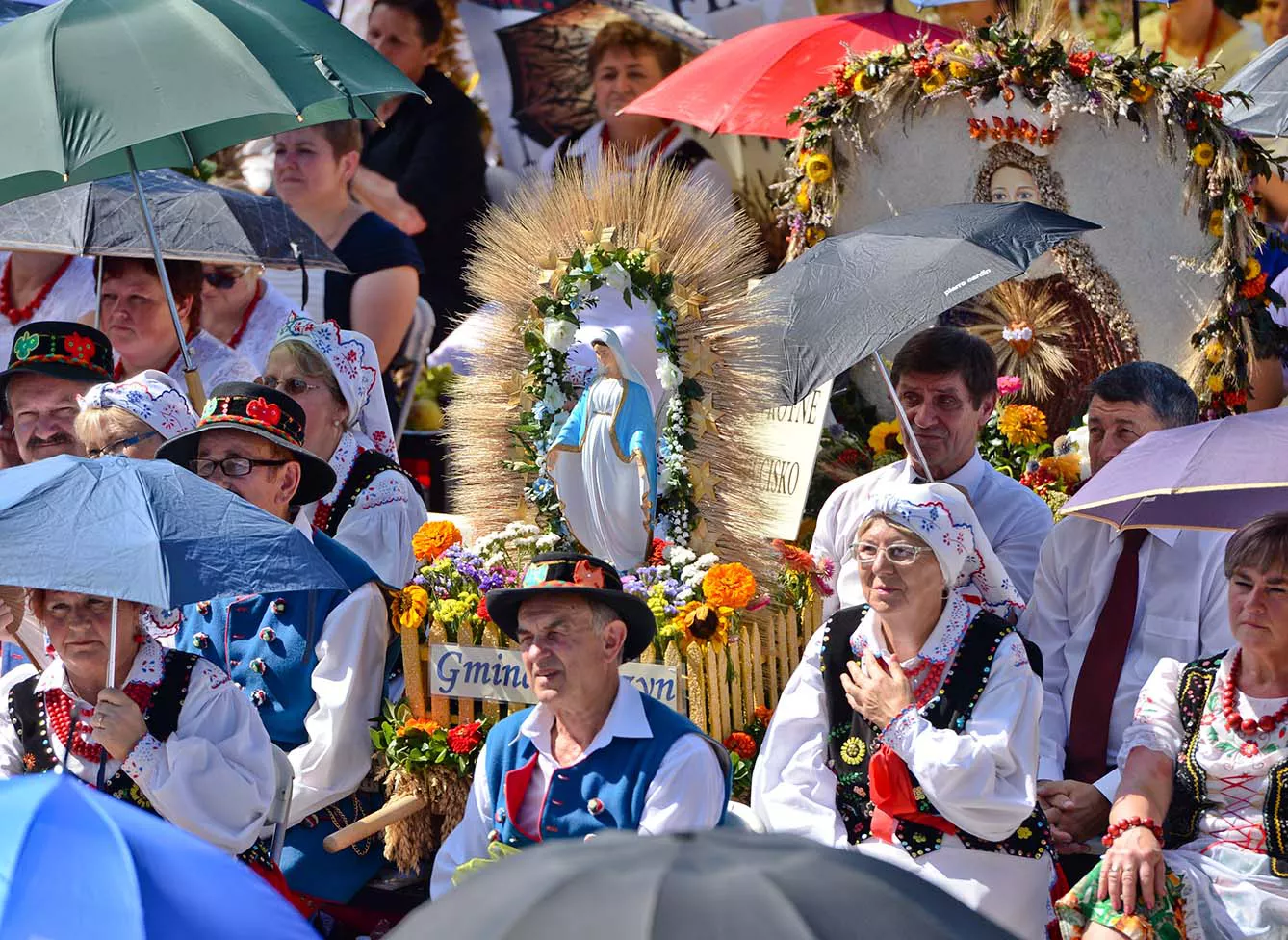 Annual Harvest Festival" Hundreds of people dressed in traditional folk costumes with wreaths and loaves from Parishes and Deaneries of the Diocese of Rzeszow