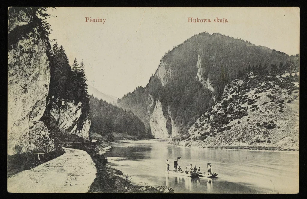 vintage postcard showing rafters on Dunajec