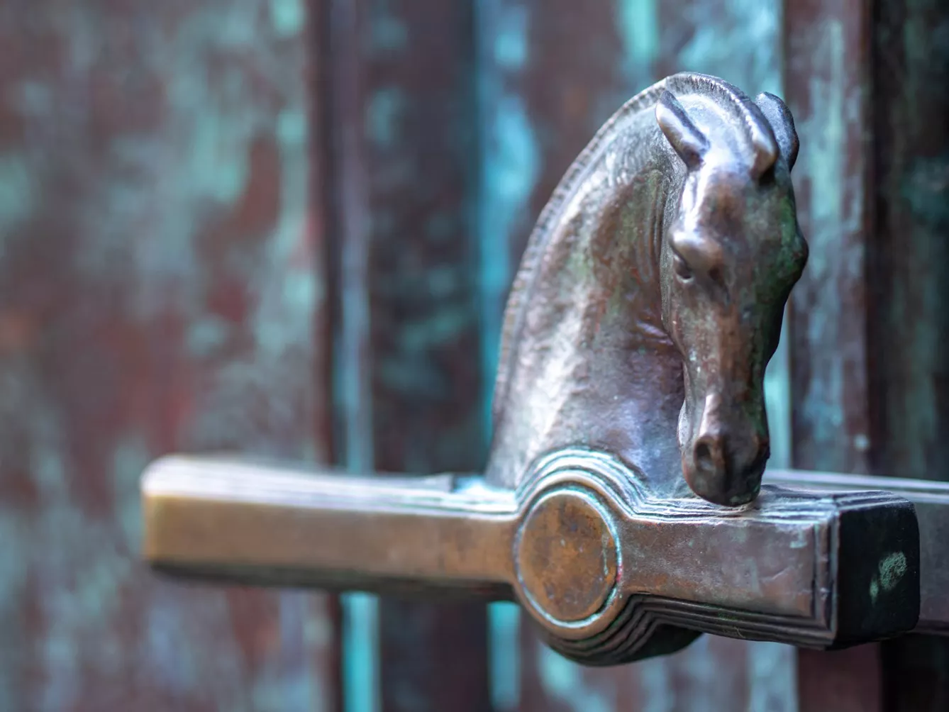 horse-shaped door handle