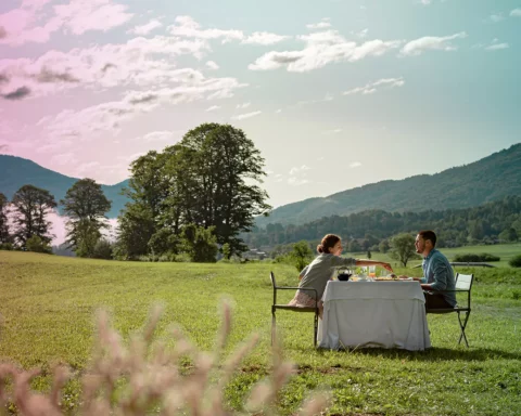 Couple having breakfast in nature