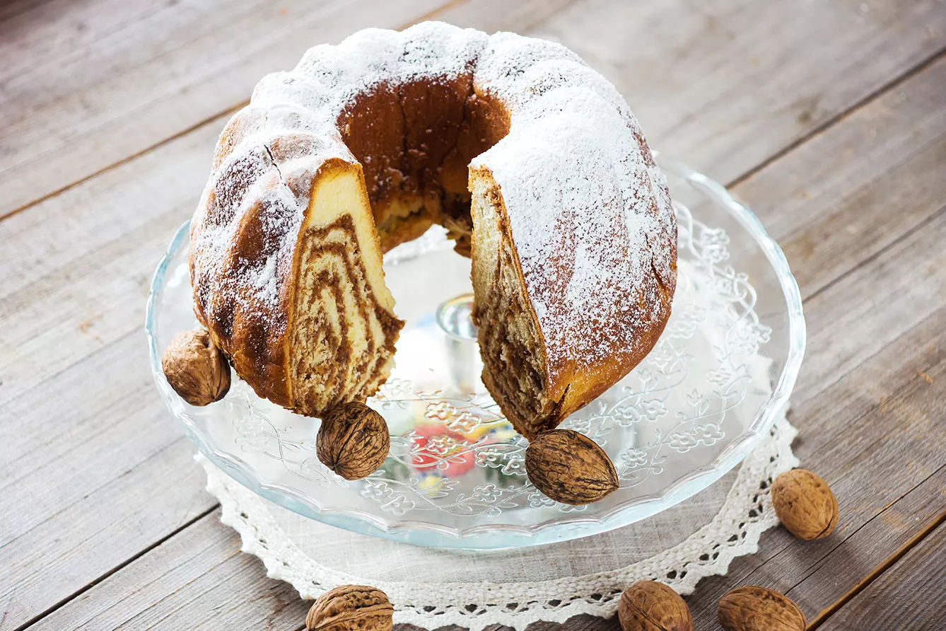 Potica, Roll with walnuts. Slovenian dessert