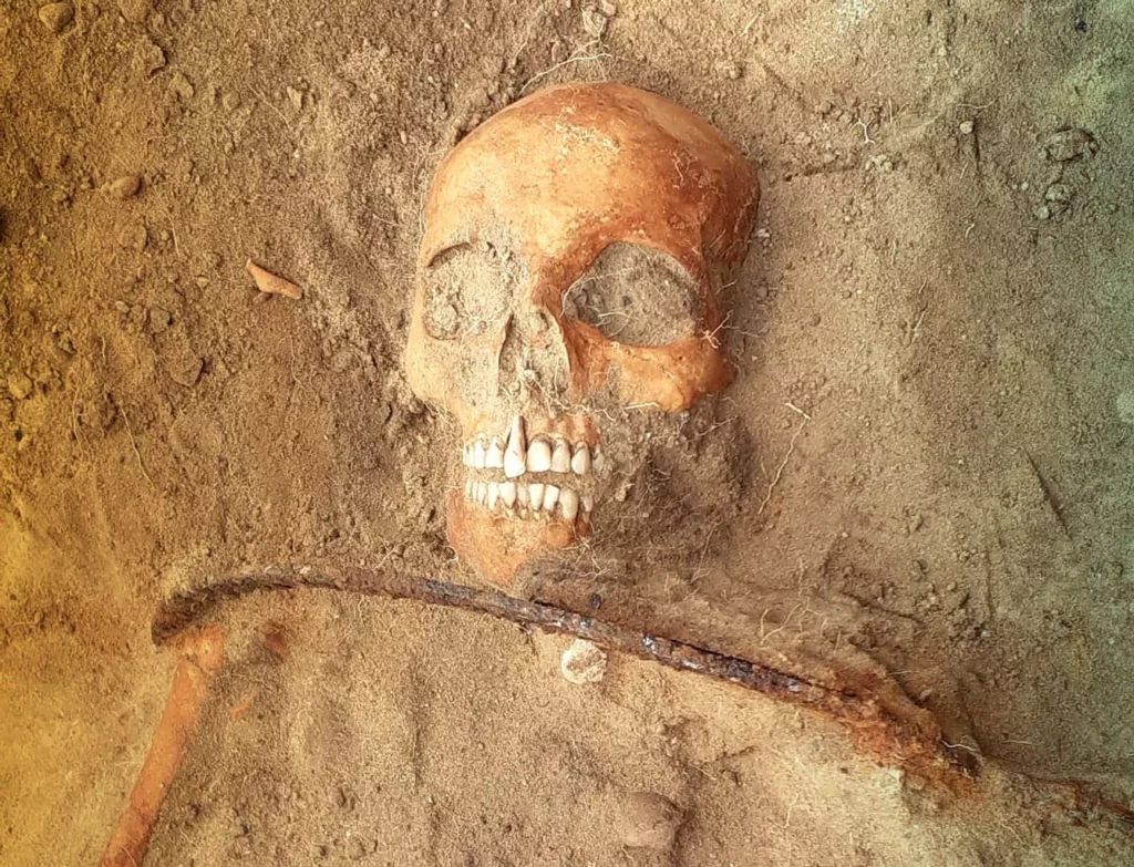 archeological discovery of "female vampire"