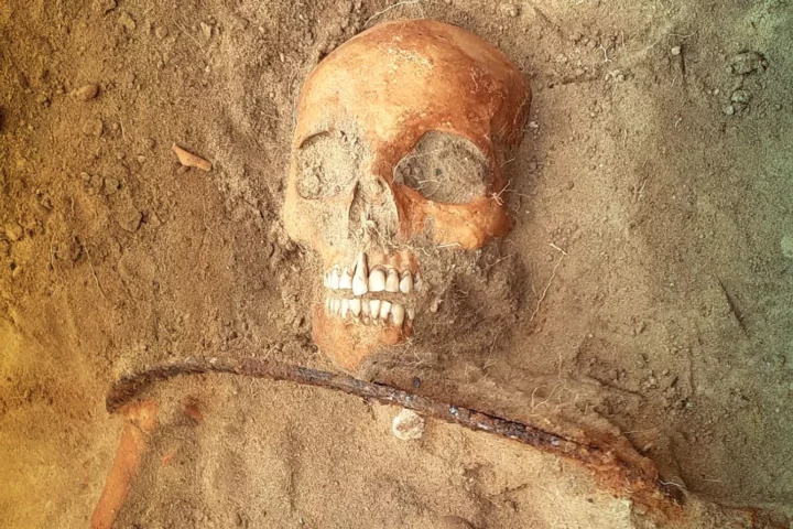 archeological discovery of "female vampire"