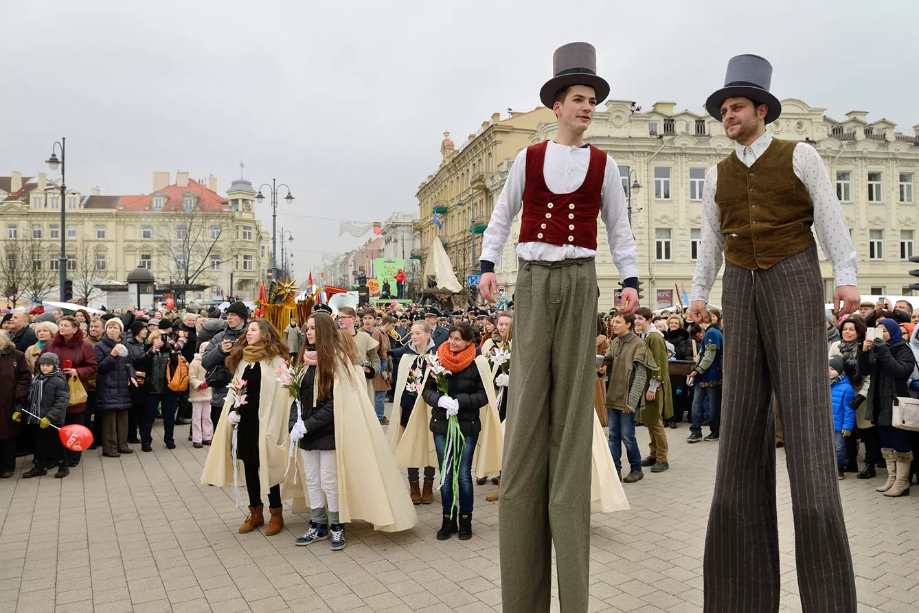 Parade in annual traditional crafts fair in Vilnius