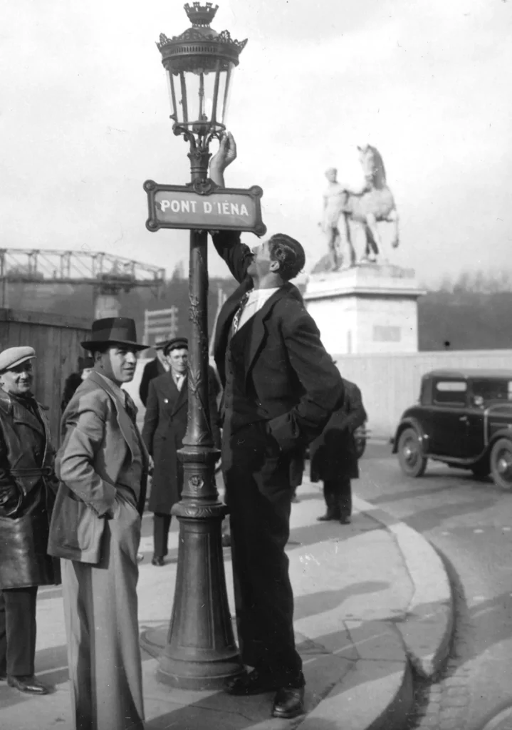 The giant Gogea Mitu from Romania visit Paris. 8th November 1935.