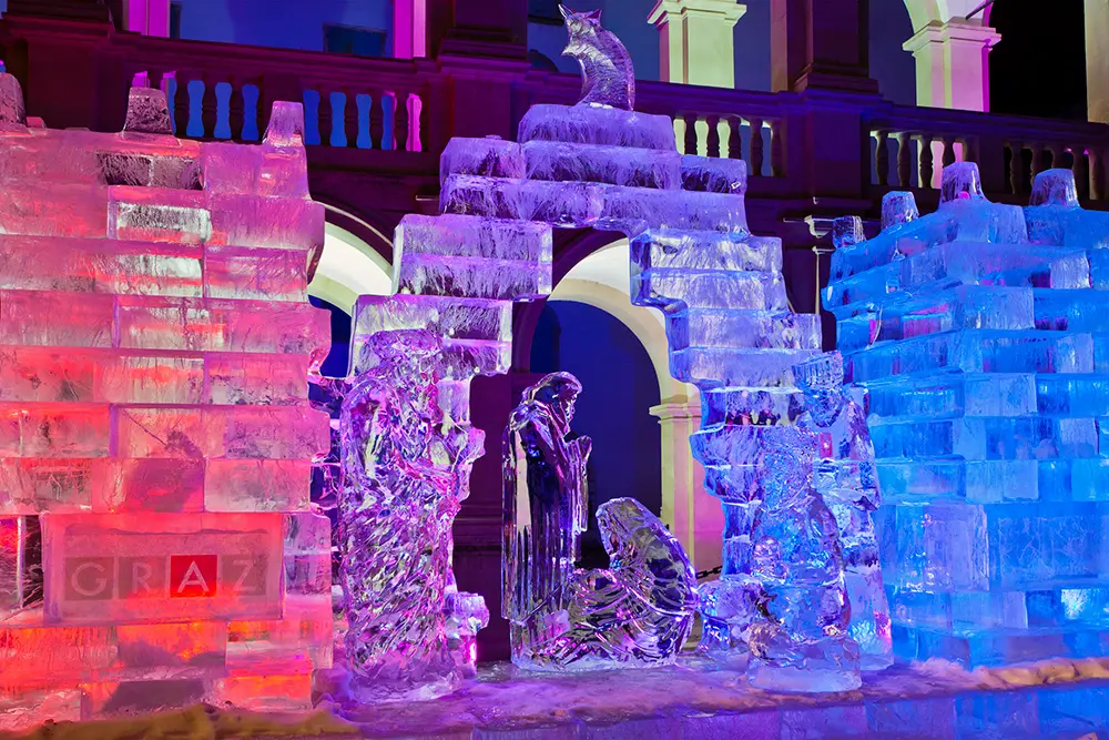 A traditional feature of Advent in Graz is the ice nativity scene in the Landhaus courtyard