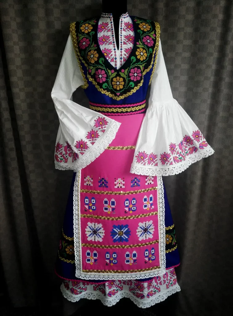 Old Is New: The Return of the Bulgarian Folk Costume - 3 Seas Europe