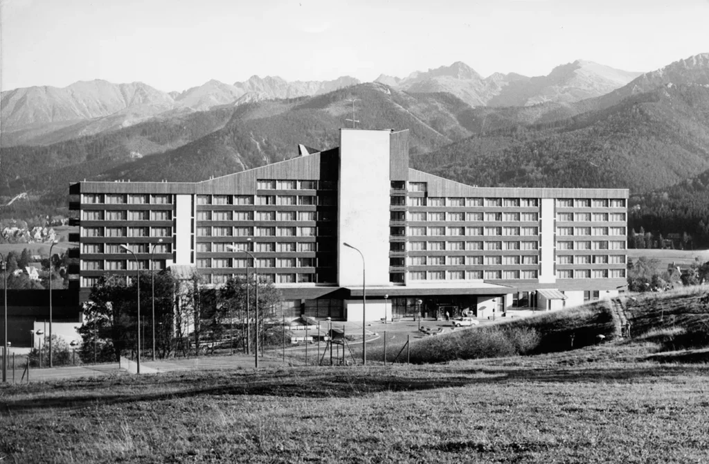 Hotel Kasprowy on archive photo from 1975