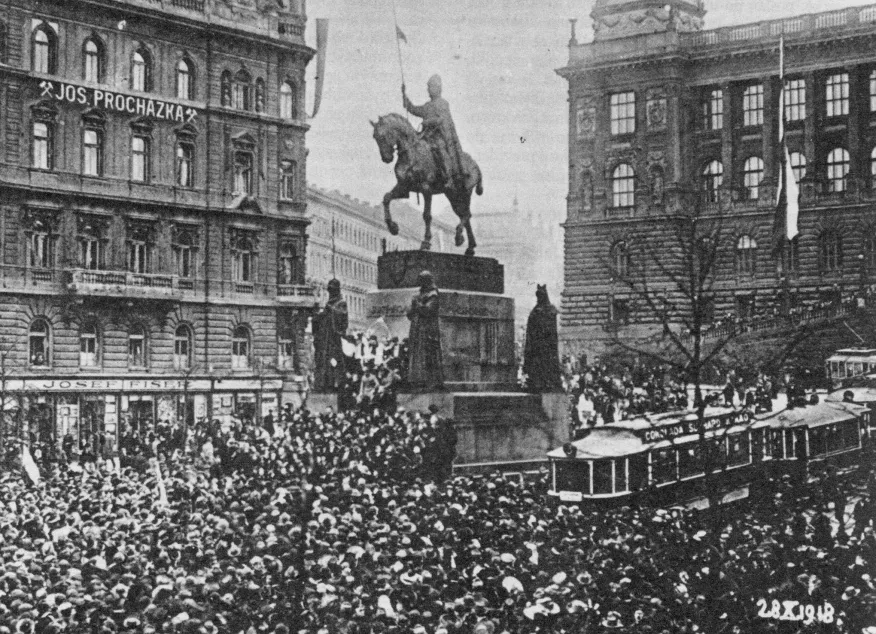 Rally the people of Prague on Wenceslas Square on the 28th October 1918