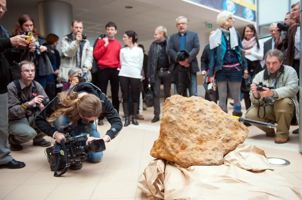 Presentation of the largest meteorite in Poland
