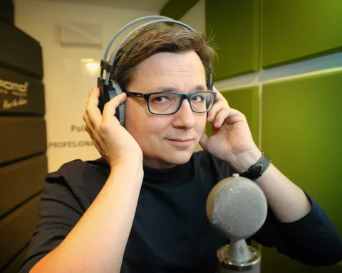 Jaroslaw Juszkiewicz - radio personality , whose voice is used by car navigation