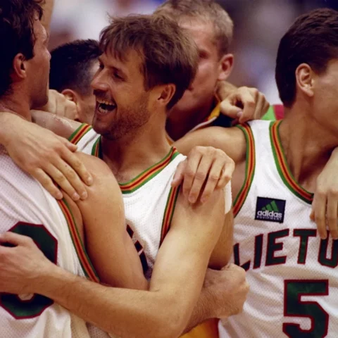 8 Aug 1992: Team Lithuania celebrates after winning the bronze at the Olympic Games in Barcelona, Spain.