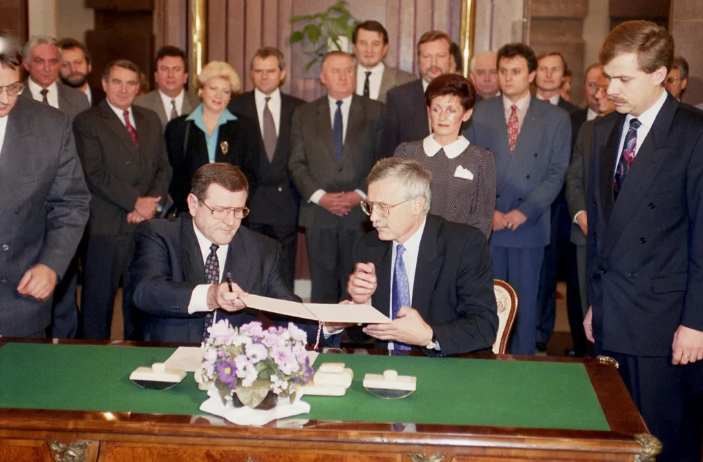 After frequent and intense negotiations about co-existence of two equal nations in a common state, the Czechoslovak Federal Republic (CSFR) was peacefully dissolved on December 31, 1992. Slovak Prime Minister Vladimir Meciar, left, and his Czech counterpart Vaclav Klaus, after signing an agreement on future cooperation of two independent states in Prague, October 29, 1992.