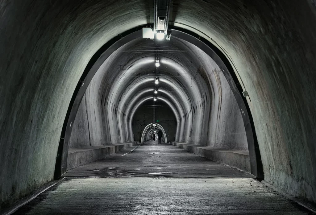 Tunnel Grič transition from the tunnel to the hall