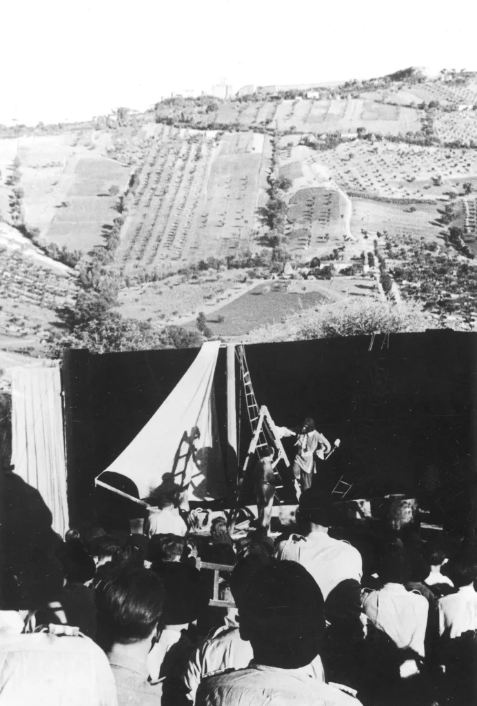 Staging of the play 'Scapen's Folly' for the soldiers of the Independent 2nd Armoured Brigade, prepared by the Dramatic Theatre of the 2nd Polish Corps. View of the theatre stage against a mountainous landscape, Italy 1944.