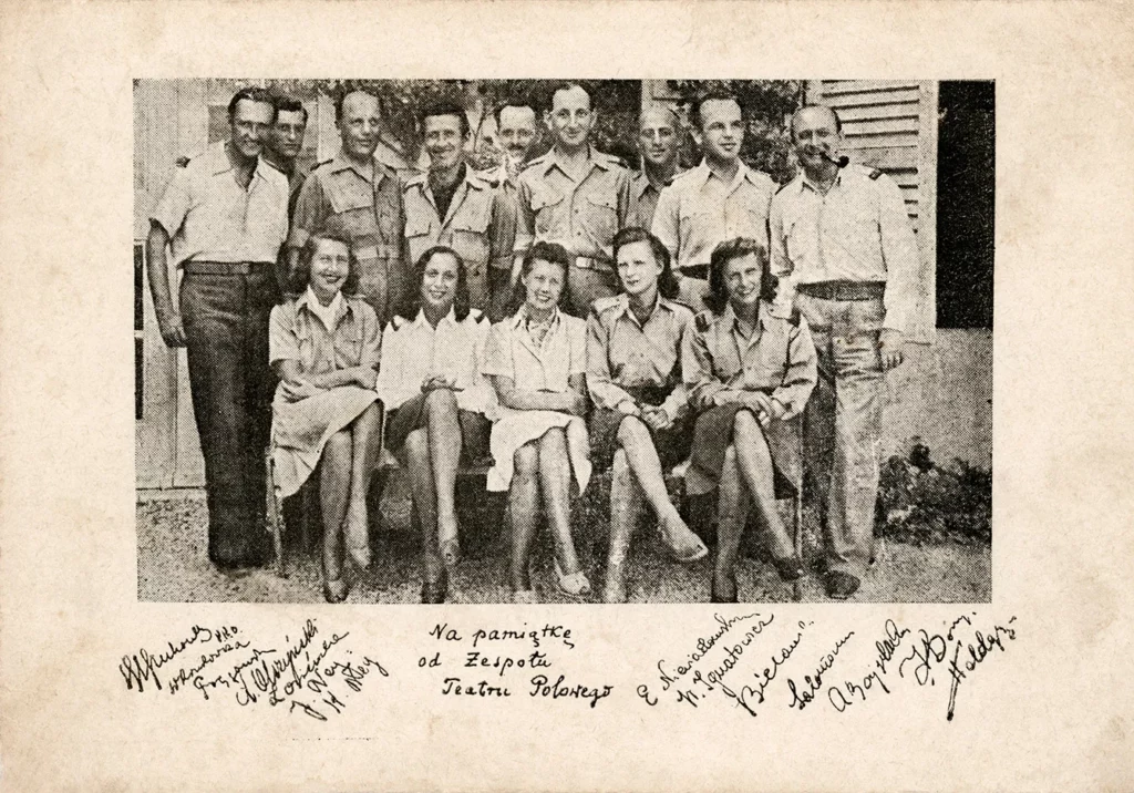Field Theatre of the Second Polish Corps. Commemorative postcard with images and signatures of the artists. Postcard without date. 1940s Reproduction
