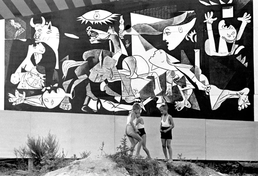Poland, Warsaw, 1955. 5th World Festival of Youth and Students (31.07 - 15.08.1955). Street painting by Pablo Picasso.